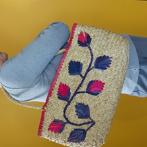 Straw Shoulder Bag - Picture 8 of 11